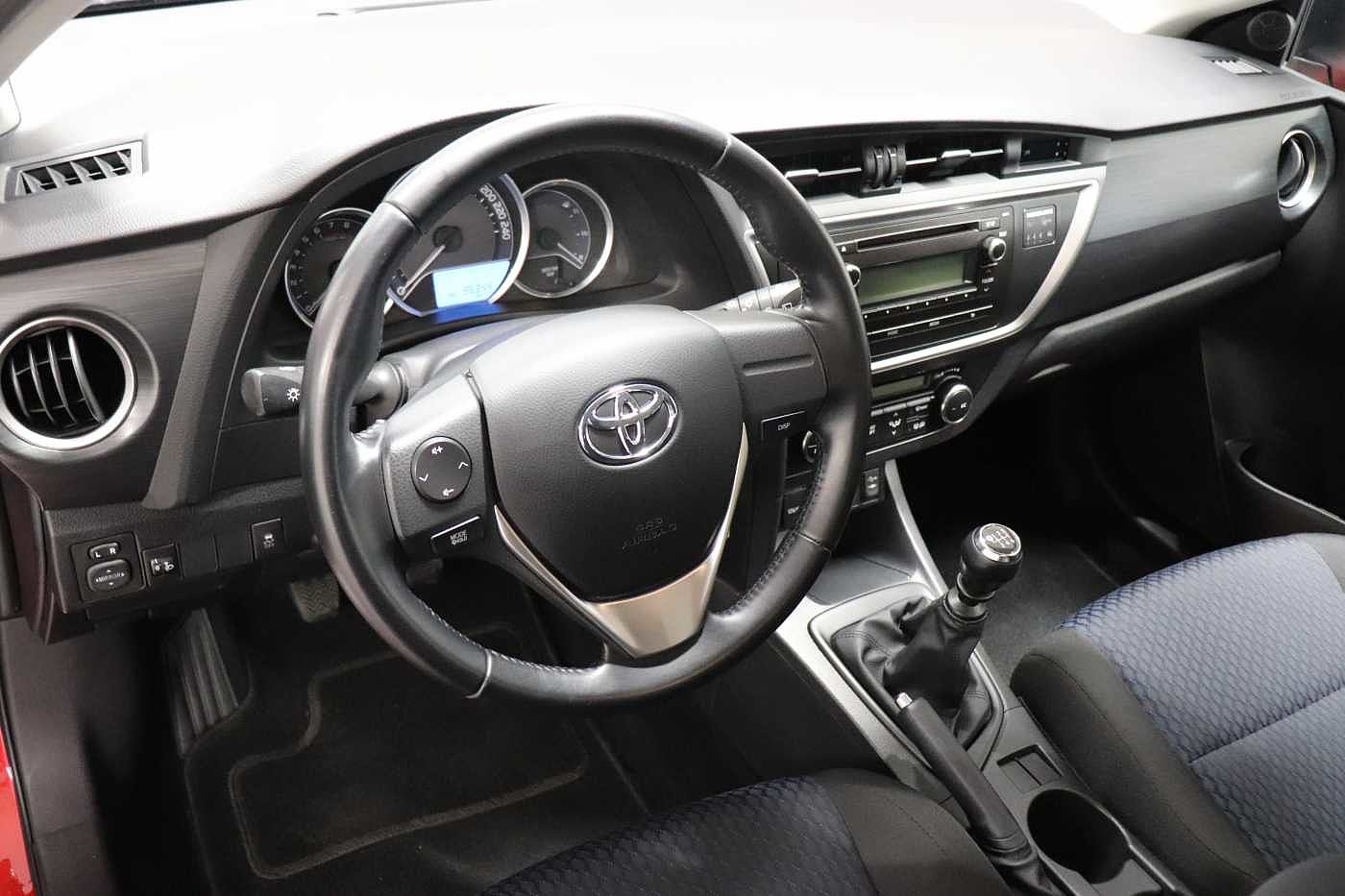 Toyota Auris 1.33 Dual VVT-i 6 MT - photo 13